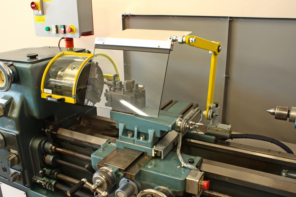 Proteção articulável para o carro porta ferramentas