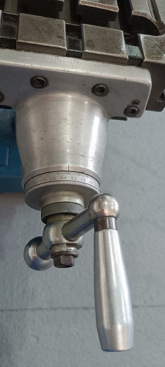 FRESADORA FERRAMENTEIRA FIRST - MODELO LC185 VS-E