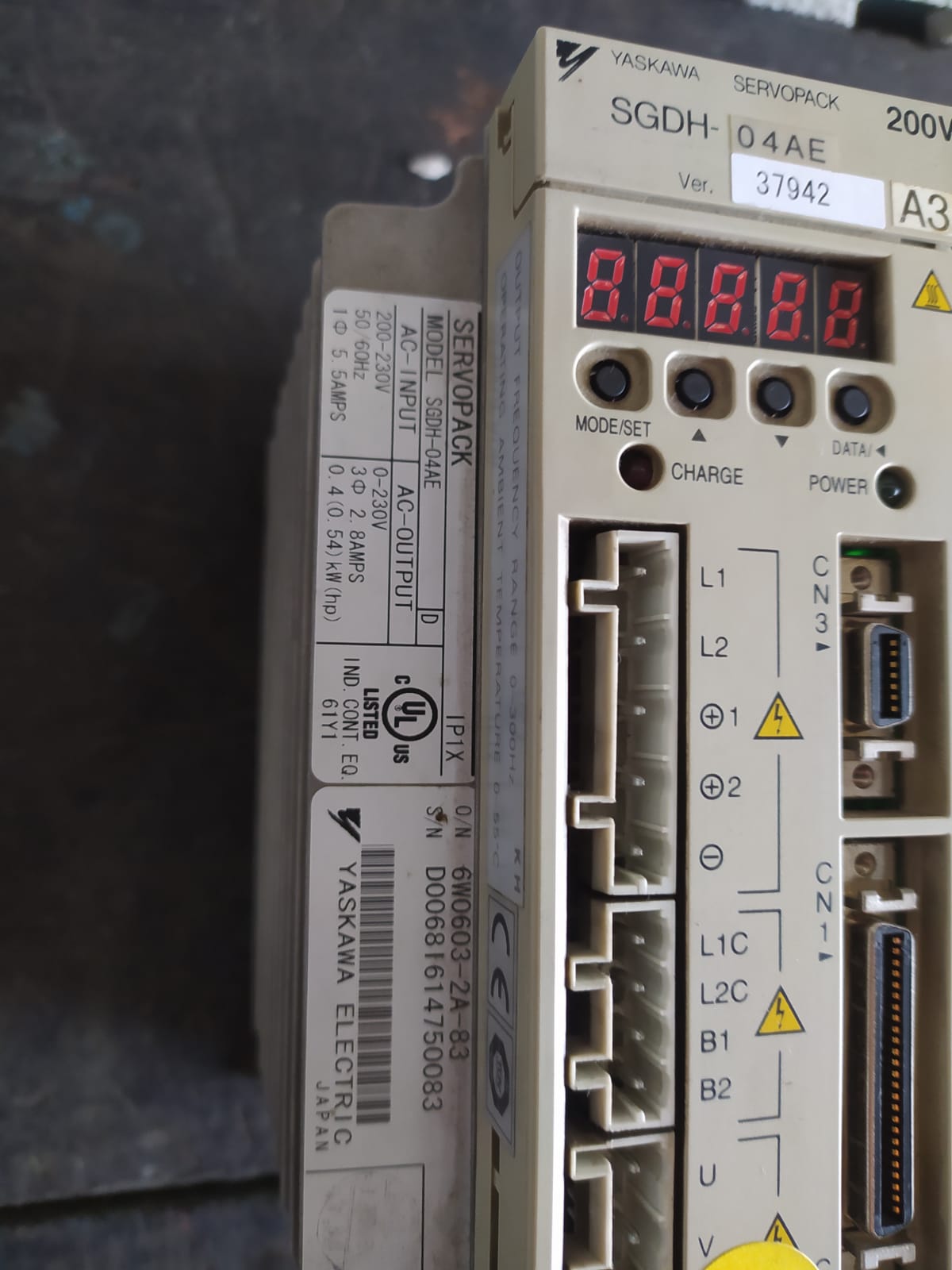 Acionamento Yaskawa Servopack SGDH-04AE